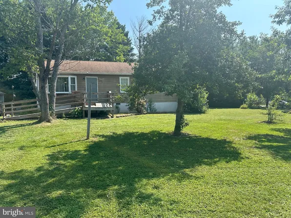 11087 Crest Ln, Bealeton, VA 22712