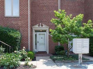 1827 N Uhle St, Arlington, VA 22201