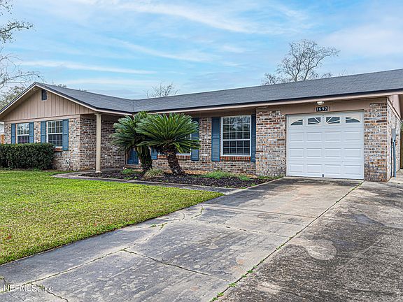 3rd image of 1692 ANDREWS Way