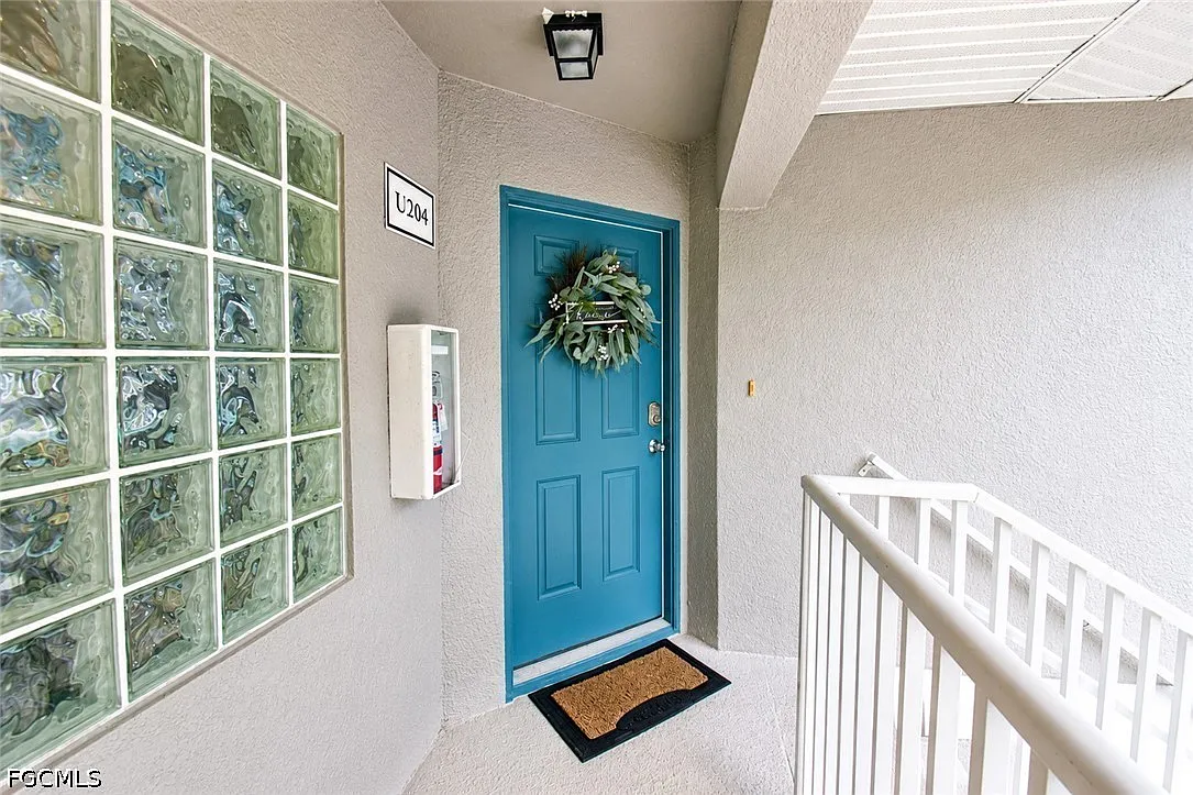 2 bed, 2.0 bath, 956 sqft, $3,200 — Photo 1