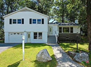 3 Cedar Ln, Highland Falls, NY 10928
