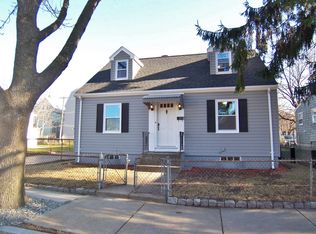 32 Marlboro St, Malden, MA 02148