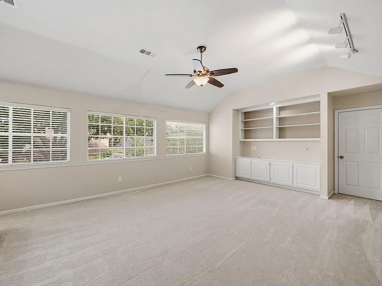 19722 Knightsridge Ln — Photo 23