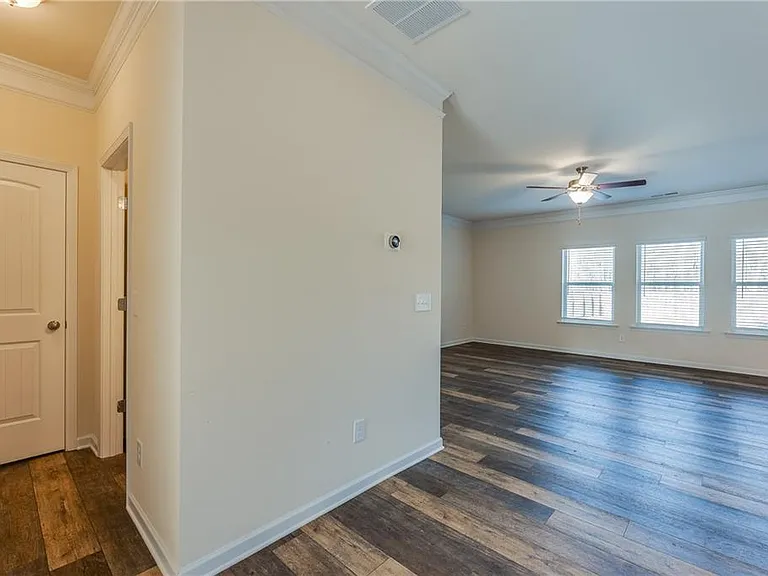 5317 Burrus Ln — Photo 27