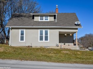 105 W Summit St, Winterset, IA 50273