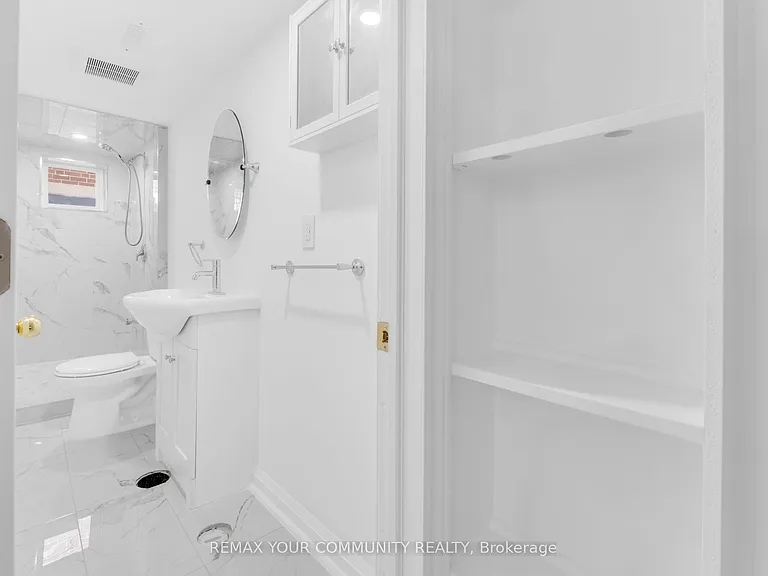 39 Veerland Dr #BASEMENT — Photo 26