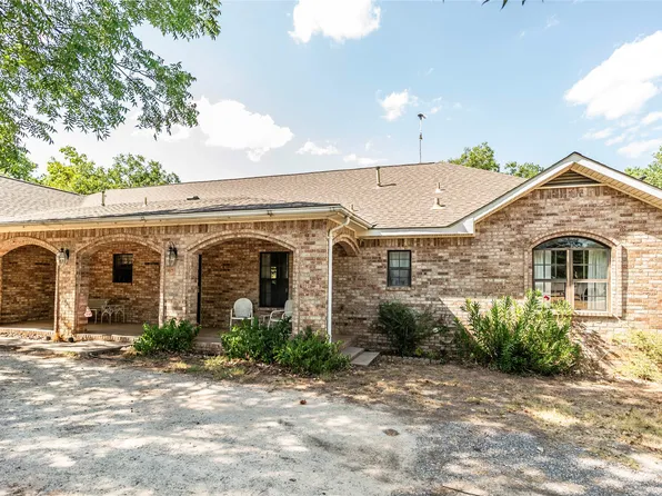264 Oak St, Nocona, TX 76255
