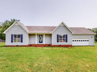 13 Southgate Dr, Fayetteville, TN 37334