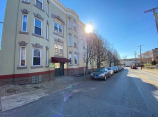 3452 Bates St #5, Pittsburgh, PA 15213