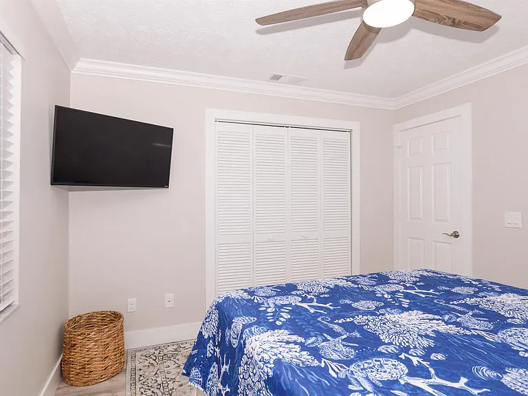 2411 NE Pinecrest Lakes Blvd — Photo 22