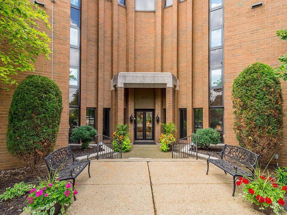 1st image of 900 Washington Rd APT 103