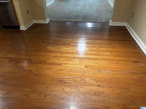 4th image of 401 20th St Unit 207