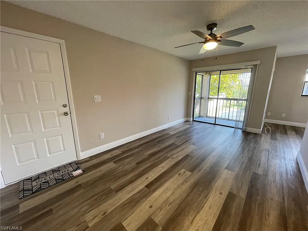 1 bed, 1.0 bath, 577 sqft, $975 — Photo 3