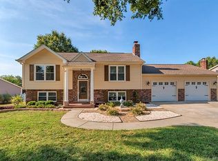 125 Parklake Dr, Pineville, NC 28134