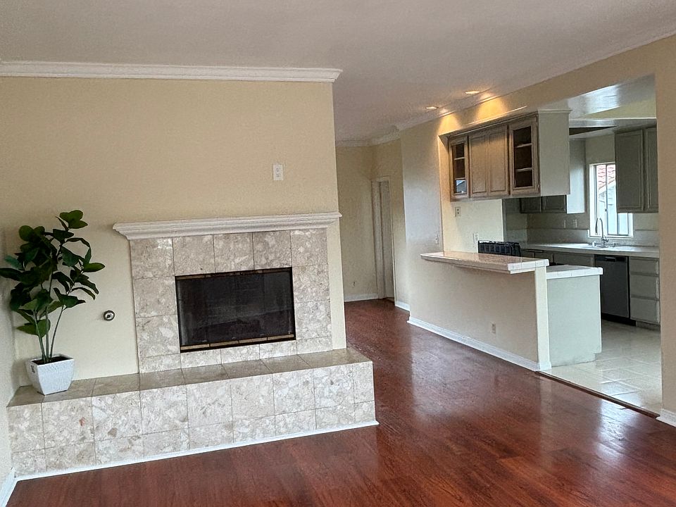 2nd image of 212 N Catalina Ave
