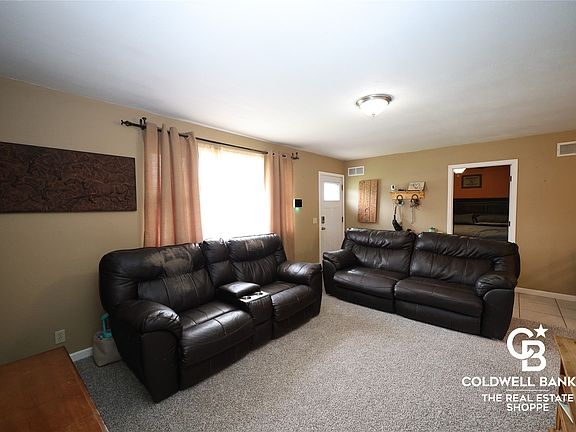 4th image of 2106 Sioux Dr