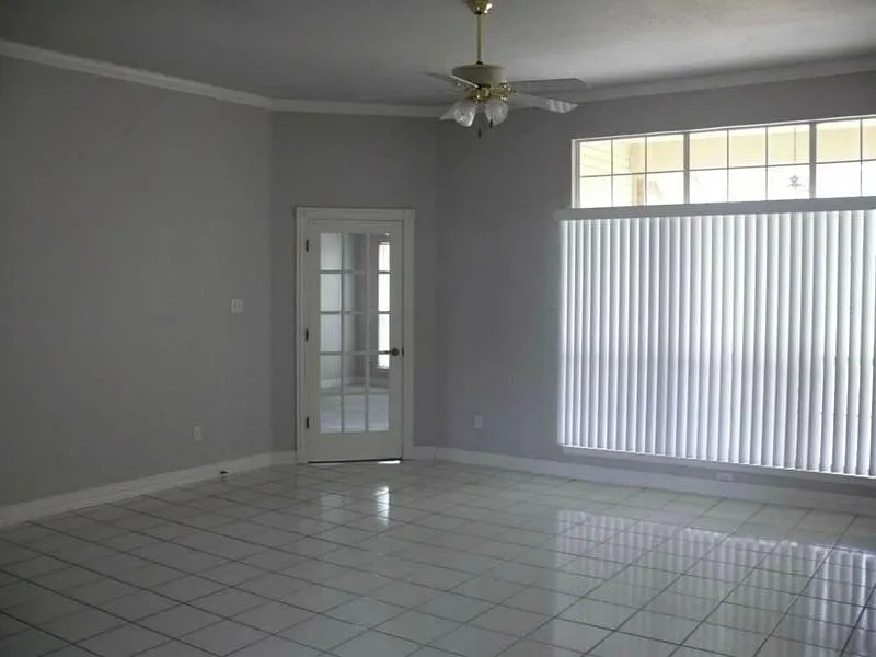 4 bed, 2190 sqft, $1,795 — Photo 2