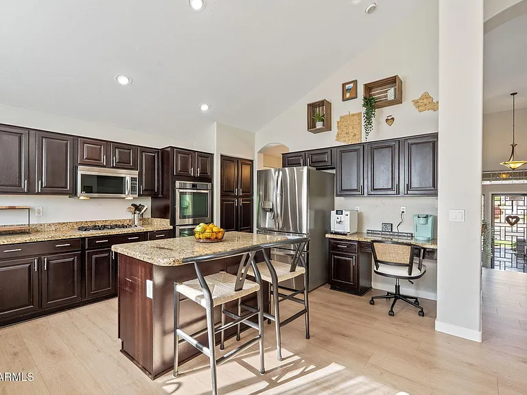 6943 W Tether Trl — Photo 16