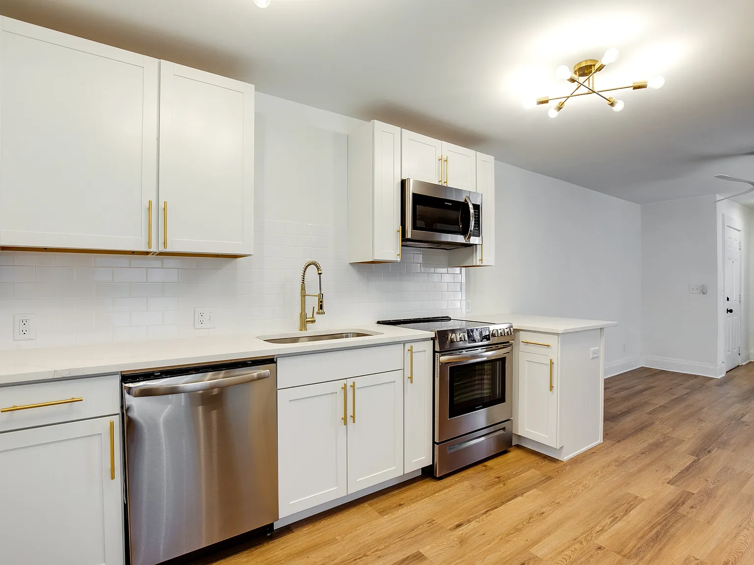 2 bed, 675 sqft, $1,599 — Photo 3