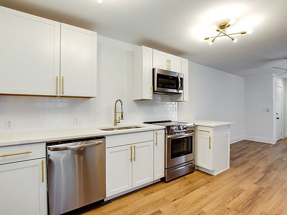 3rd image of 715 Chimborazo Blvd #3