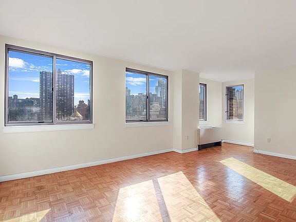 4th image of 308 E 38th St APT 14B