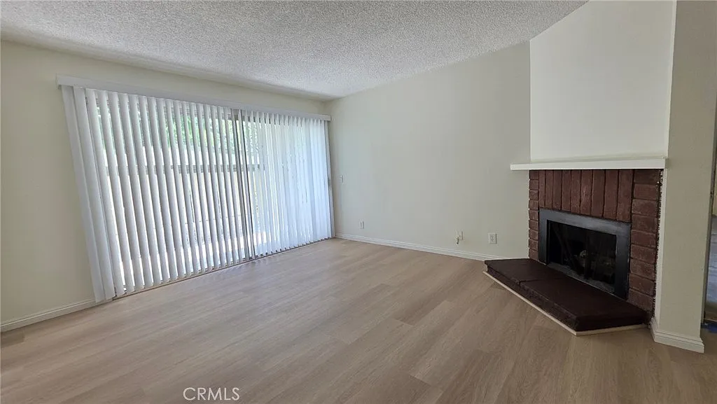 2 bed, 916 sqft, $2,900 — Photo 3