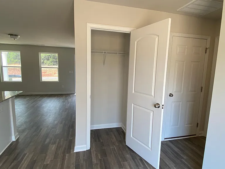 1542 Catskill Way — Photo 7