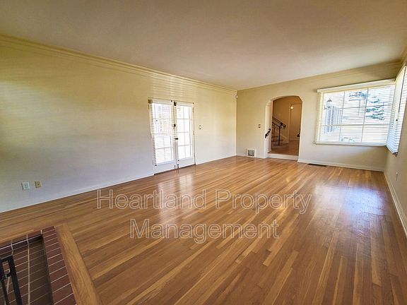 5th image of 3773 Wellborn St