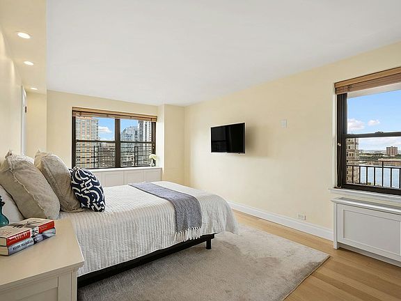 4th image of 165 W End Ave APT 26N