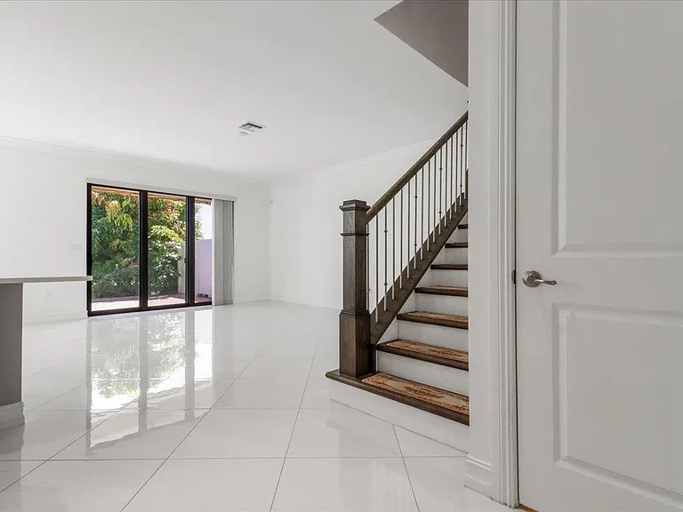 10098 Akenside Dr — Photo 21