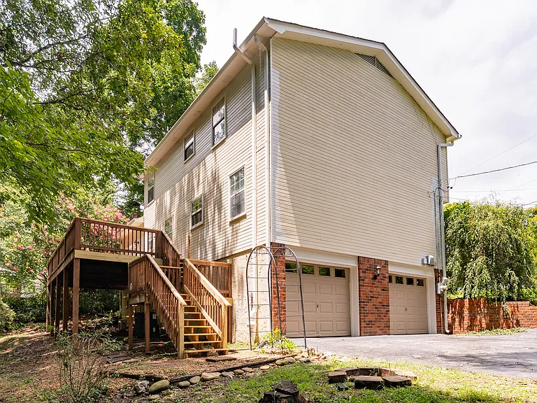 7830 Cove Ridge Dr — Photo 37