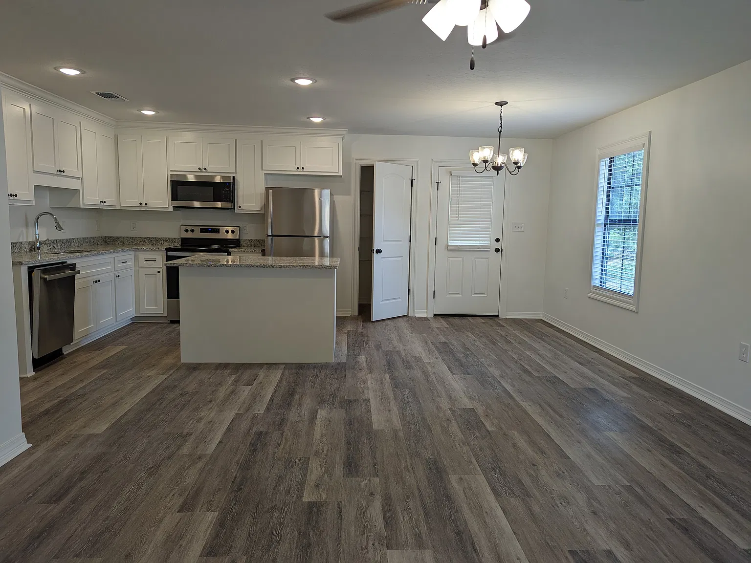 111 Williams - 3bd/2ba home in Petal school district — Photo 2