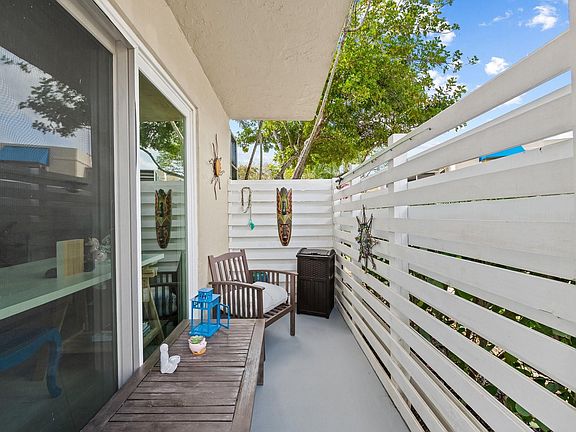 4th image of 576 NW 97th Avenue #576