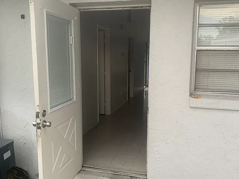 1674 NE Floridian Cir #B — Photo 10