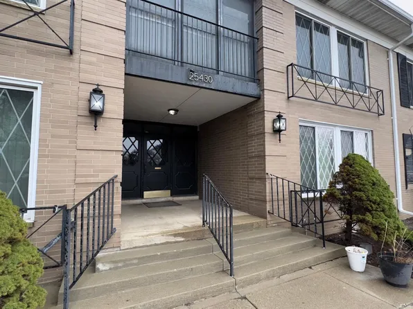 25430 Southfield Rd #A104, Southfield, MI 48075