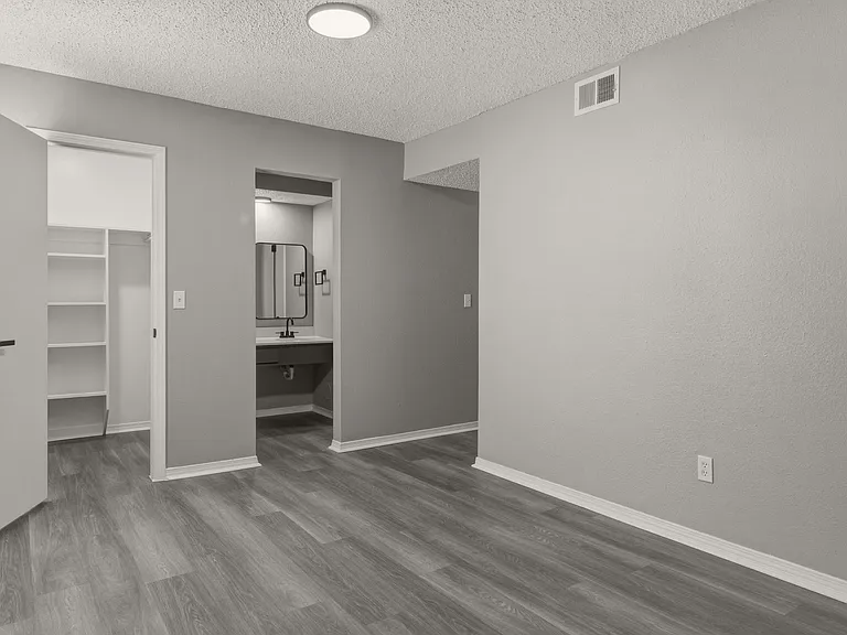 Timberwood Apartments — Photo 16