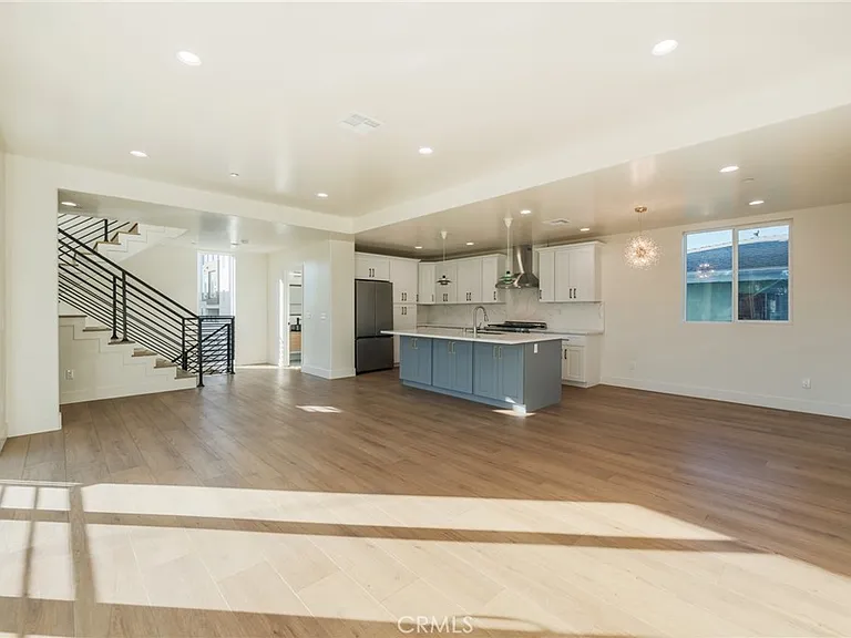 714 N Chestnut Ave — Photo 8
