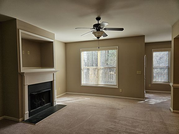 4th image of 121 Grampian Ct