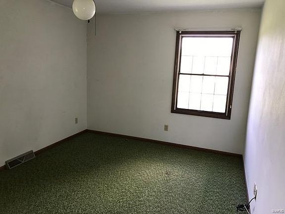 5th image of 13103 Lakewood Dr