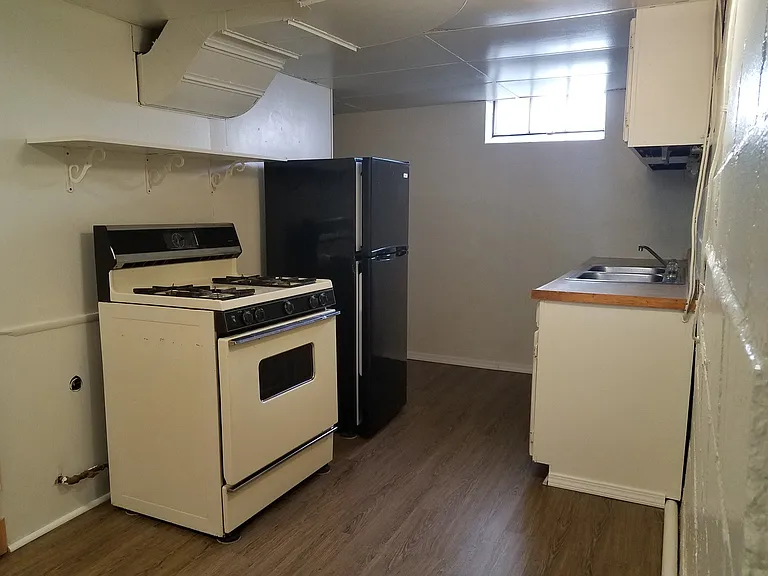 1601 S Main St #C — Photo 2