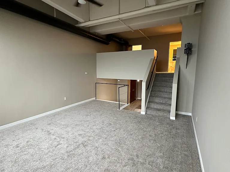 1133 W 9th St #112 — Photo 11