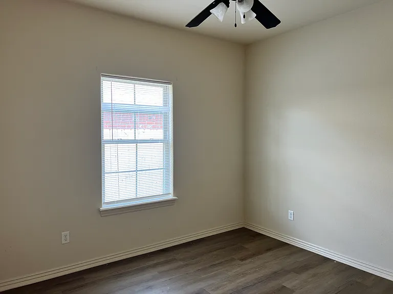 930 Kensington Dr #930 — Photo 8
