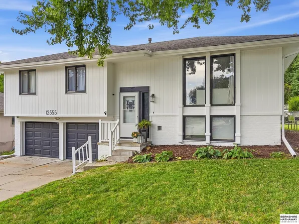 12555 Yates St, Omaha, NE 68164