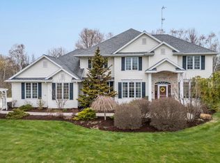 5203 Skylark Dr, Sheboygan, WI 53083