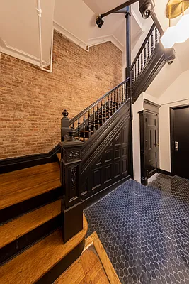 Rented by C2R Management LLC | media 18