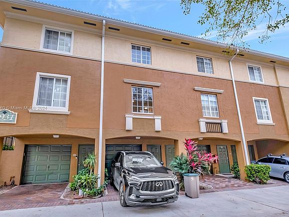4th image of 2931 NE 185th St APT 1102