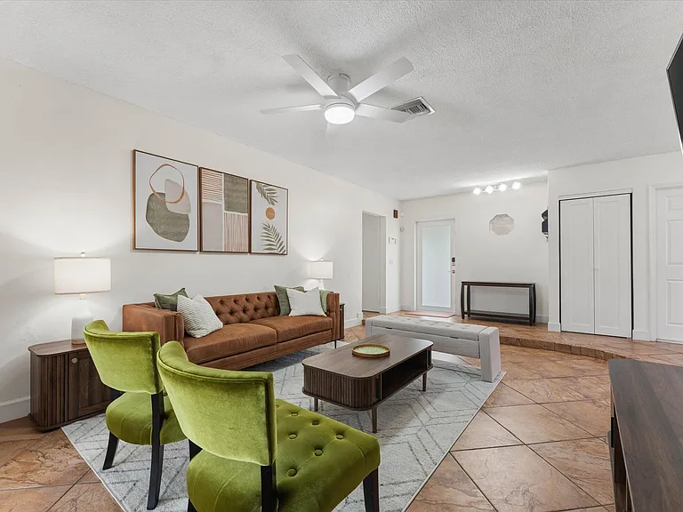 6515 SW 8th Pl — Photo 5