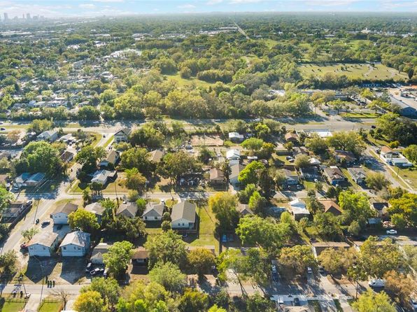 tampa-florida-2067997220 picture