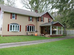 2970 Green Valley Rd, Claysville, PA 15323