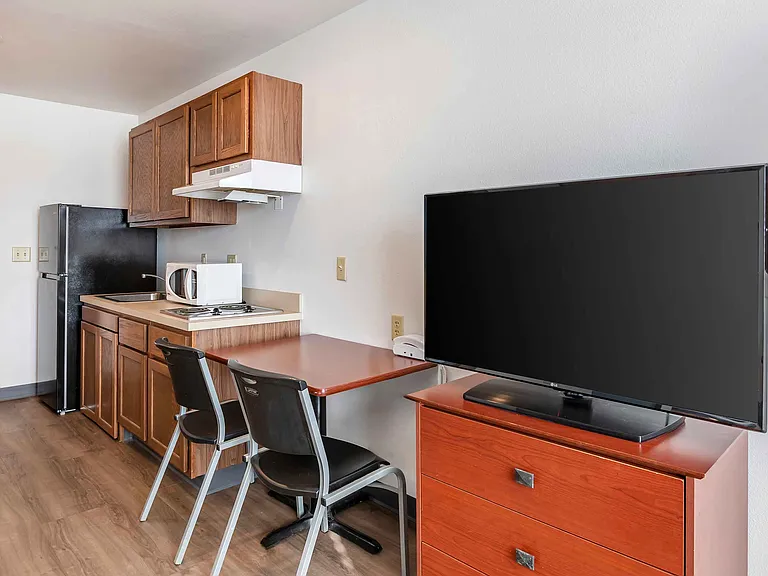 Studio Suite - 2 Full Beds